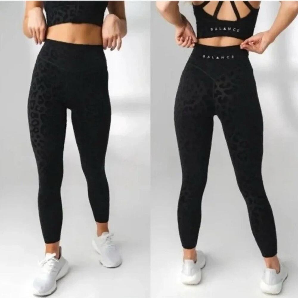 Balance Athletica Vitality High Rise Kingdom Leggings Panther Black Velvet M